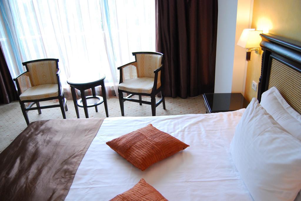 Hotel Zodiac كونستانتا الغرفة الصورة